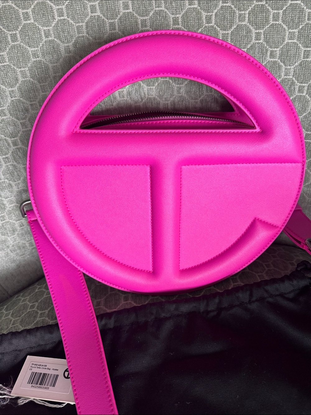 Telfar Circle Bag Azalea Pink Crossbody 2 Way NWT - Picture 3 of 13